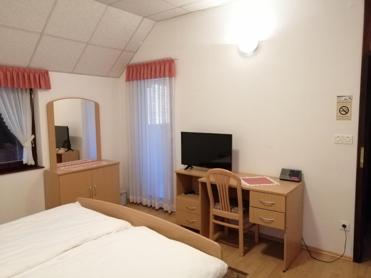 Prenocisca Mraz Apartment Velenje Exterior photo